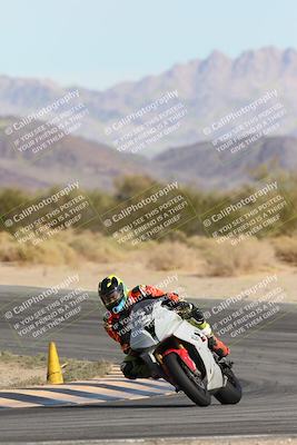 media/Nov-16-2025-Race Pace (Sun) [[8c5fa54630]]/Non Verified Riders (1st 20 Minutes)/2-Turn 10 (1010am)/